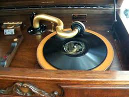 VICTROLA CANCIONES DEL AYER