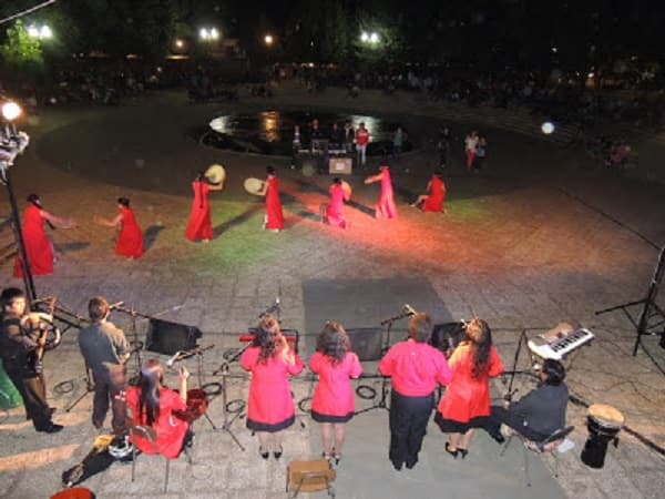 BALLET FOKLORICO DE LAUTARO, EN PURÈN