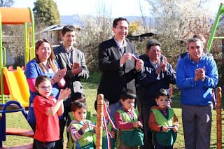 NIÑOS ALEGRES POR JUEGOS INFANTILES EN PURÉN