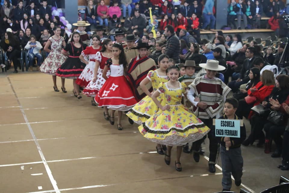 SE REALIZÓ 40°MUESTRA COMUNAL DE CUECA ESCOLAR