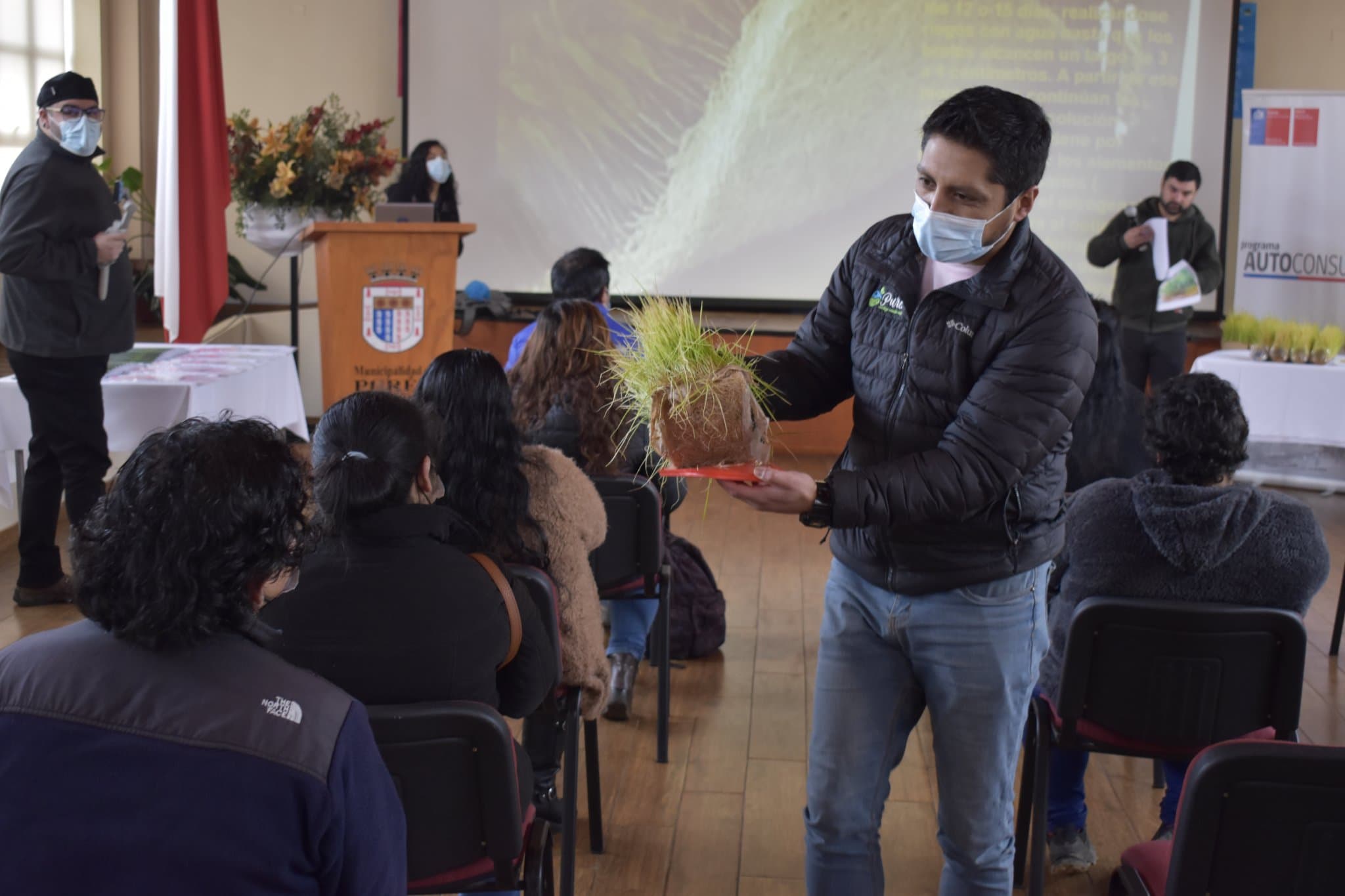 PRIMER TALLER AUTOCONSUMO 2022 : FORRAJE HIDROPÓNICO PARA ANIMALES DE CORRAL