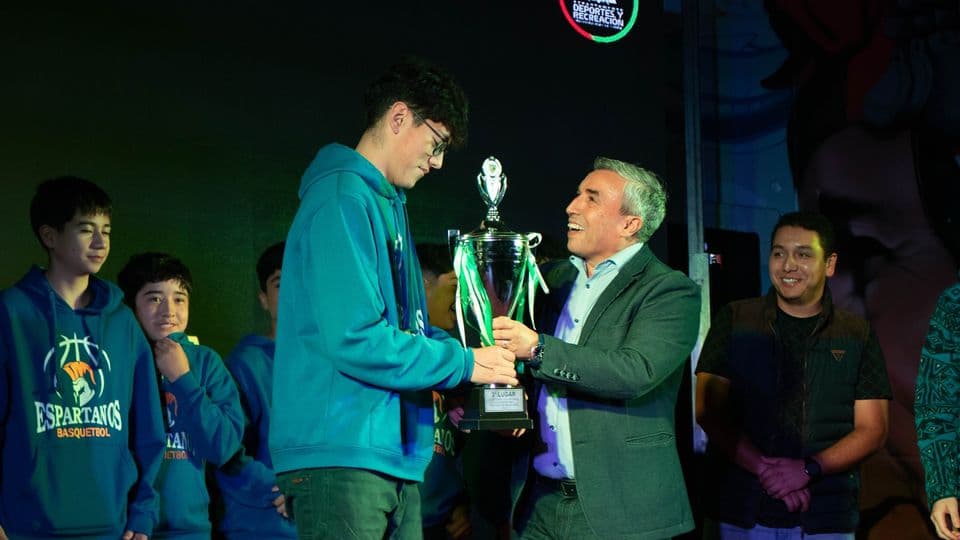 CERCA DE 500 DEPORTISTAS DE PURÉN FUERON RECONOCIDOS EN LA NOCHE DEL DEPORTE 2023