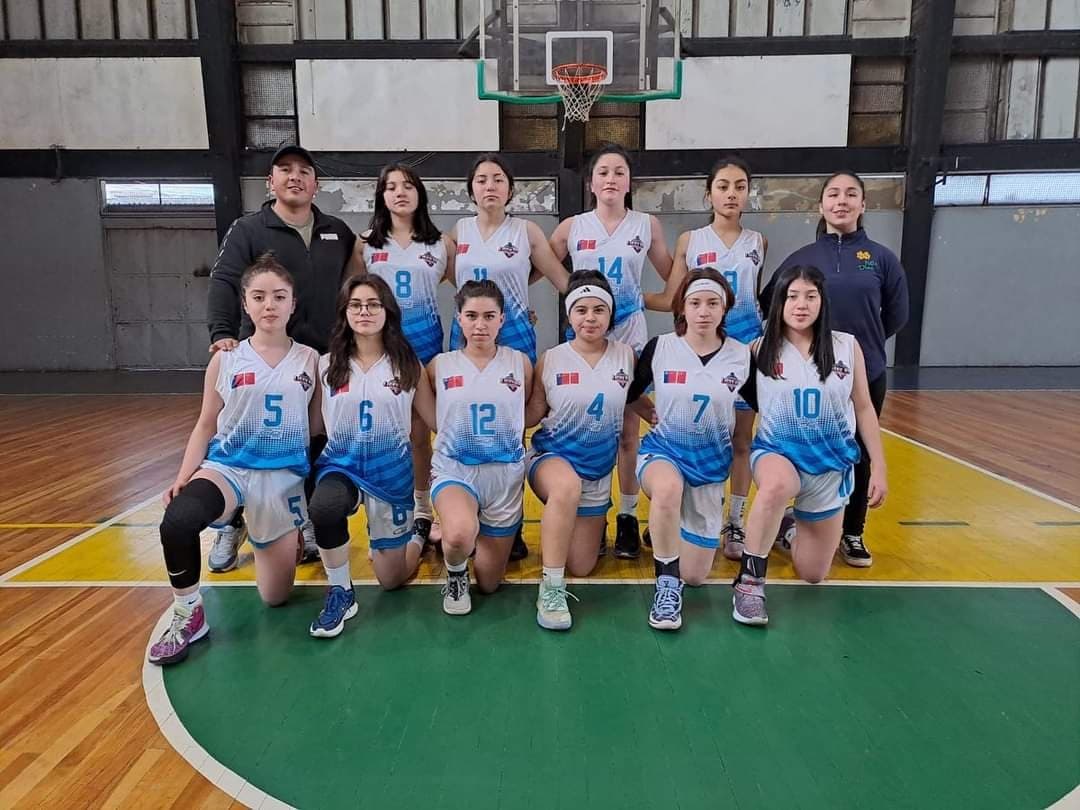 BÁSQUETBOL U14 DAMAS DEL LICEO BICENTENARIO INDÓMITO DE PURÉN, AVANZA A LA FINAL REGIONAL