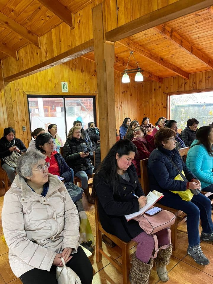 USUARIAS DEL PROGRAMA JEFAS DE HOGAR DE PURÉN, PARTICIPARON DE TALLER DE COSTOS EN SUS EMPRENDIMIENTOS
