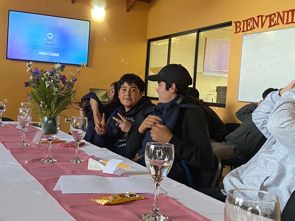 RESIDENCIA FAMILIAR ESTUDIANTIL SE REALIZÓ TALLER » PREVENCIÓN DEL CIBER-BULLYNG».